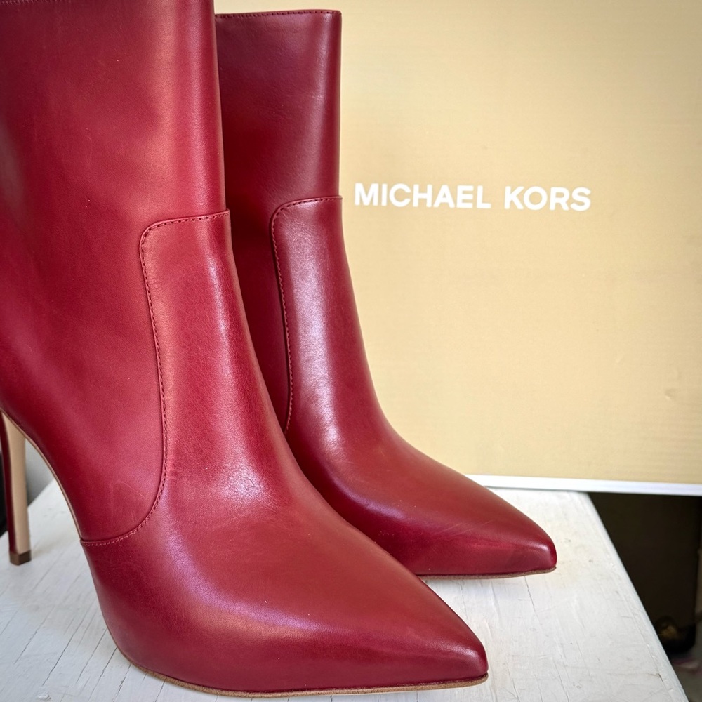 NIB MICHAEL Michael Kors Rue Stilletto Heeled Leather Boots - Dark Red (Brandy)